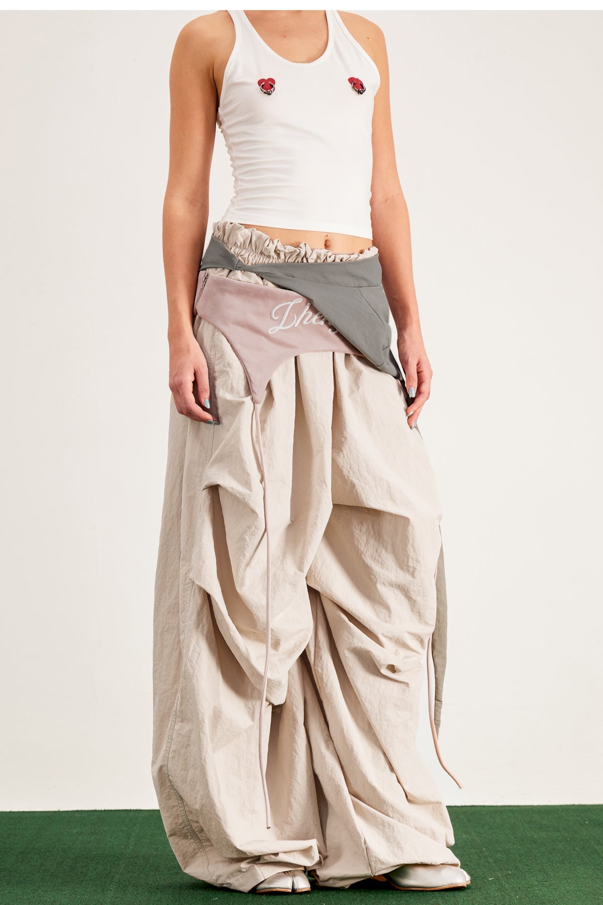 Well Tailored Pants with a Graceful Silhouette