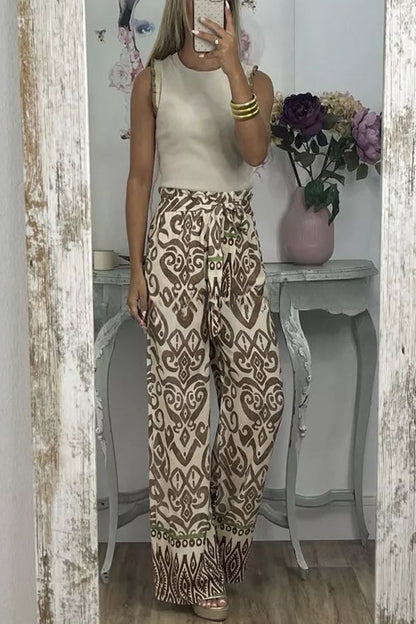 Classic Vintage Pants with a Flattering Fit