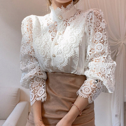 Effortlessly Elegant Blouse with a Timeless Design