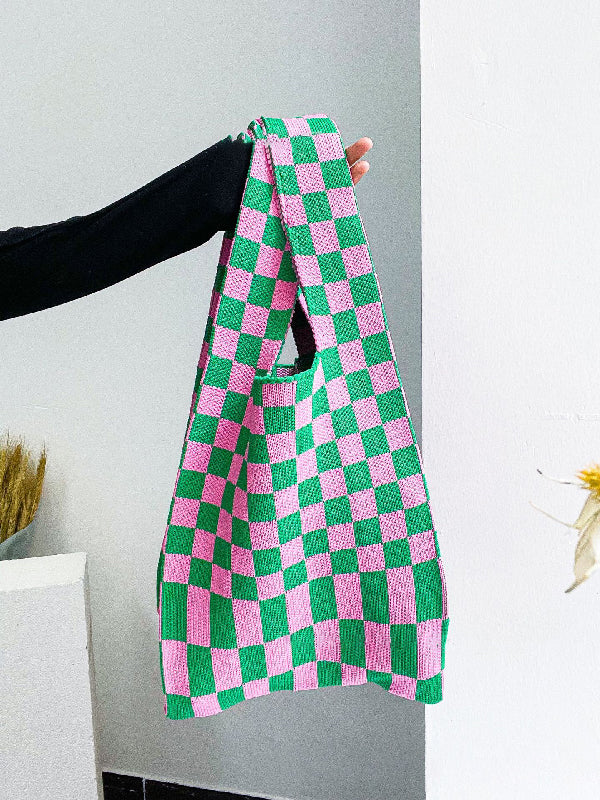 Well Tailored Bag with a Graceful Silhouette