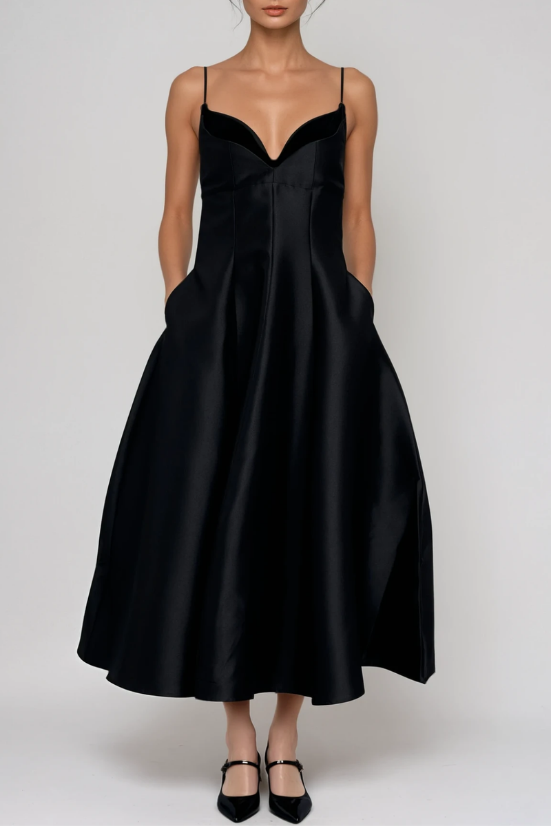 Well Tailored Dress with a Graceful Silhouette