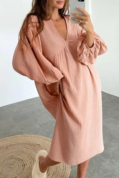 Well Tailored Dress with a Graceful Silhouette