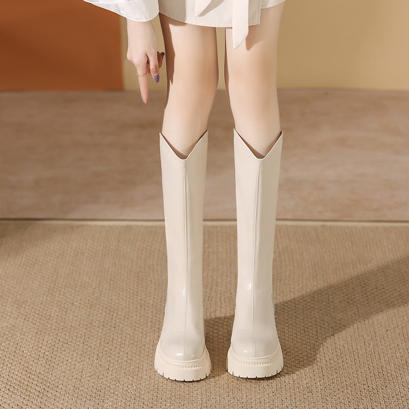 Beautifully Finished Boots in a Timeless Design