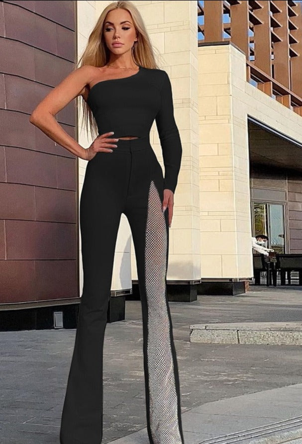 Gracefully Styled Garment for Any Occasion
