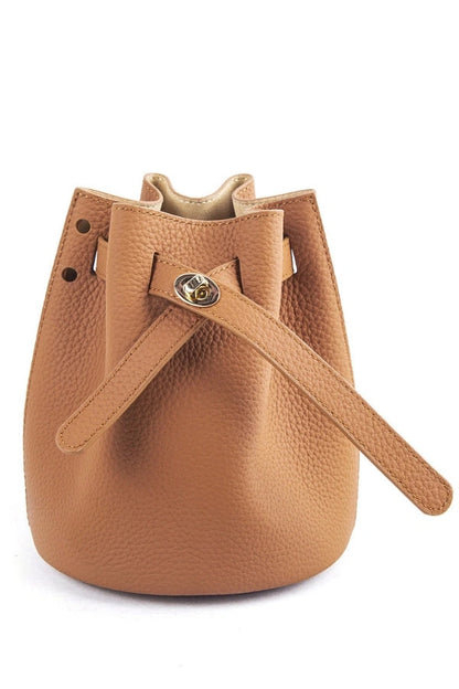 Polished Bag with an Effortless Classic Look