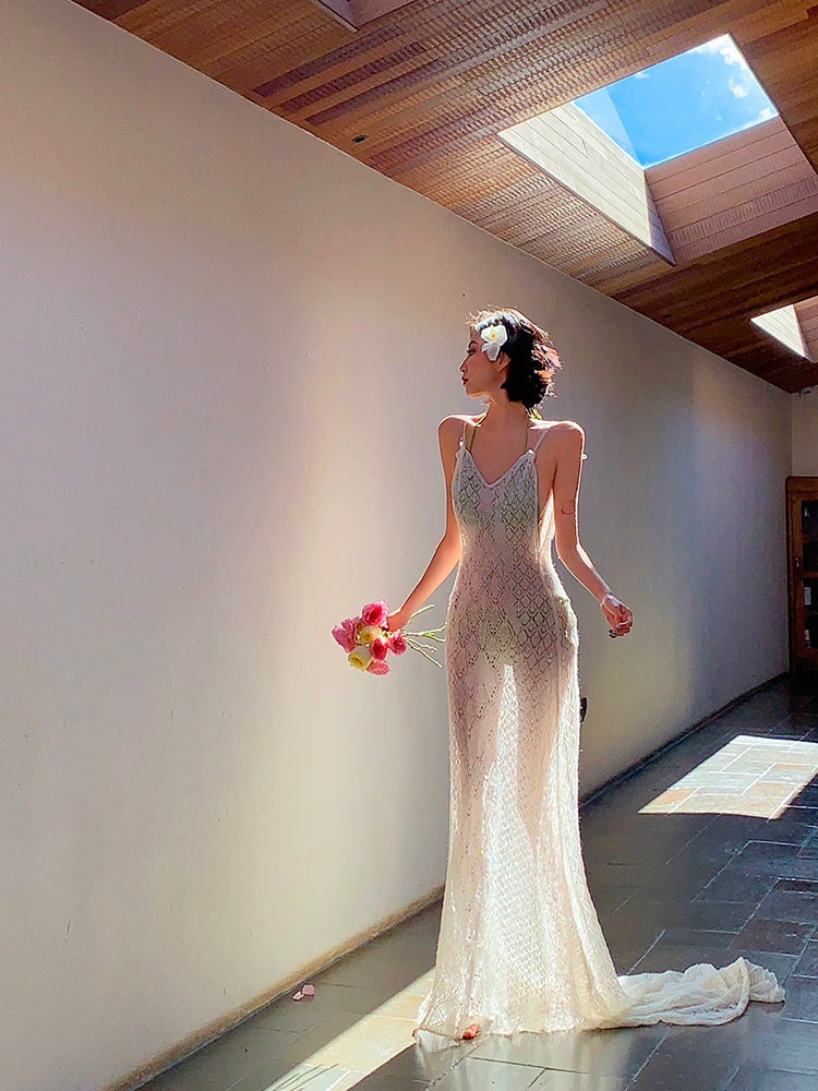 Beautifully Finished Dress in a Timeless Design