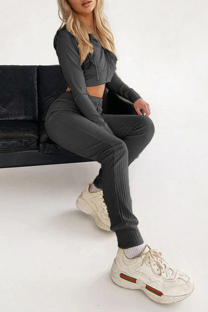 Well Tailored Pants with a Graceful Silhouette