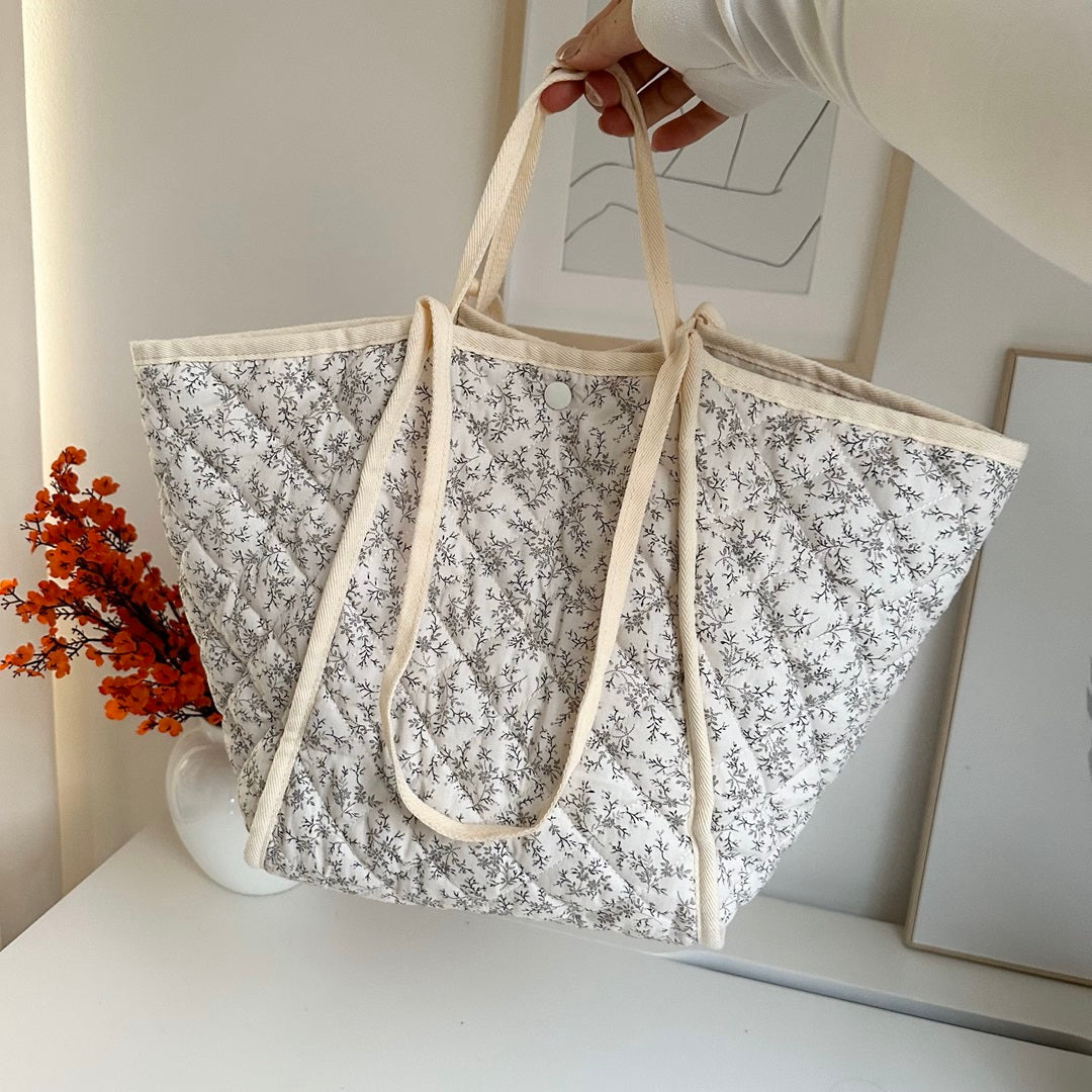 Elegantly Styled Bag for Everyday Wear