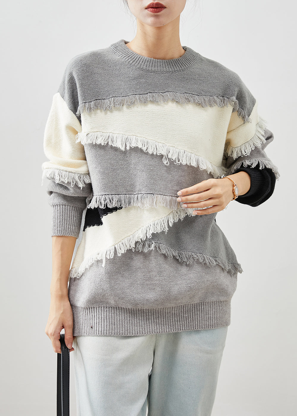 Well Tailored Sweater with a Graceful Silhouette