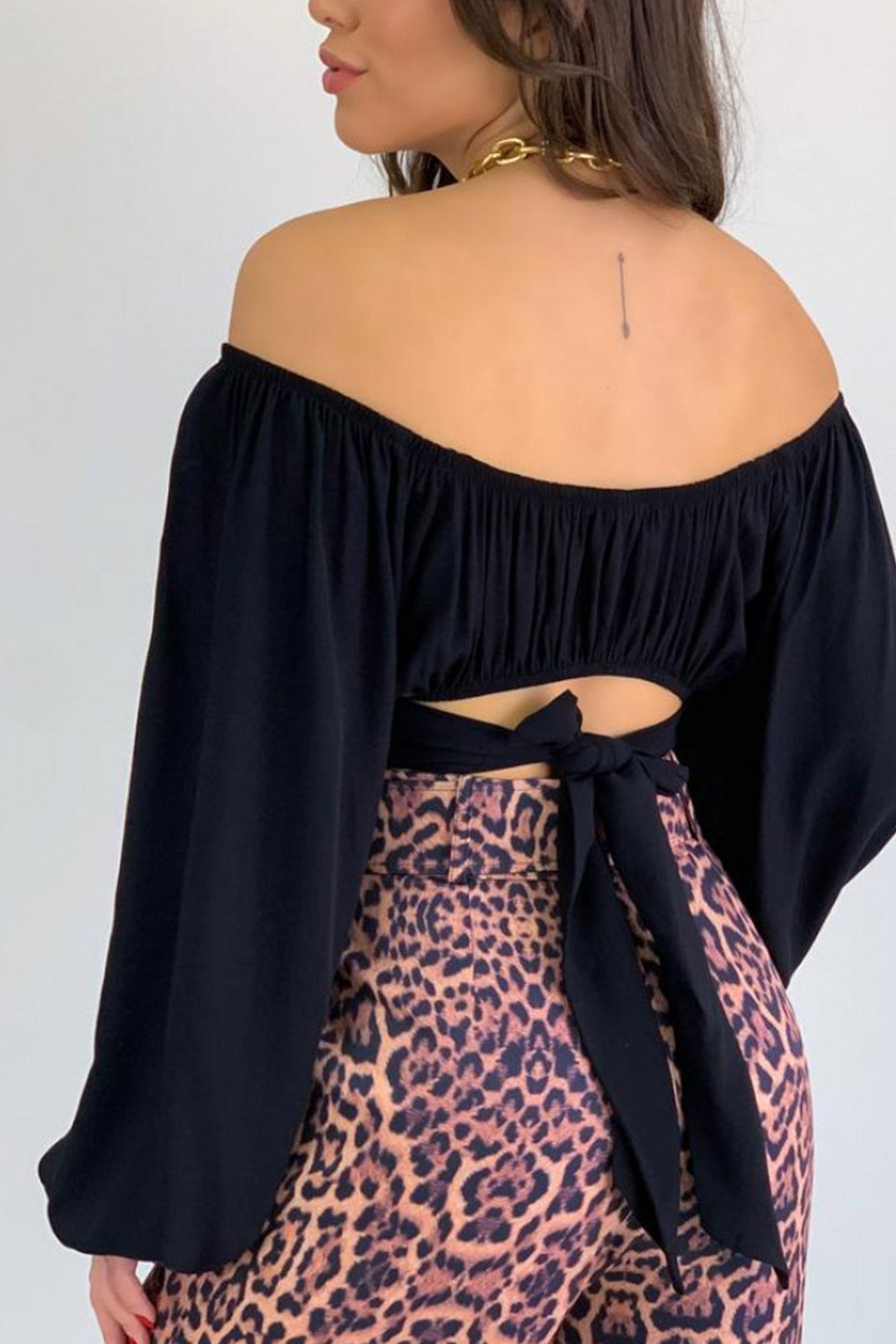 Well Tailored Top with a Graceful Silhouette