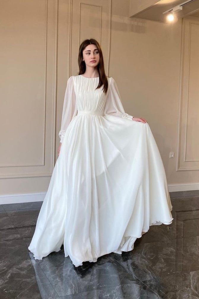 Well Tailored Dress with a Graceful Silhouette