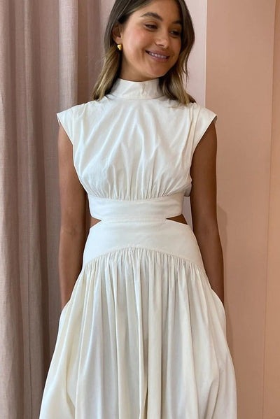 Beautifully Finished Dress in a Timeless Design