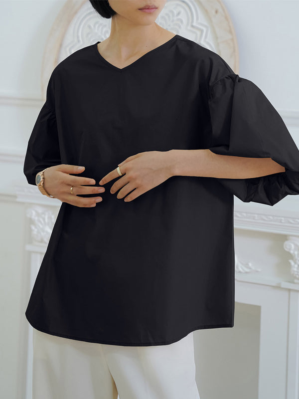 Beautifully Crafted Blouse in a Classic Style