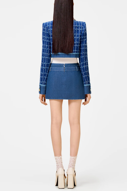 Gracefully Styled Jacket for Any Occasion