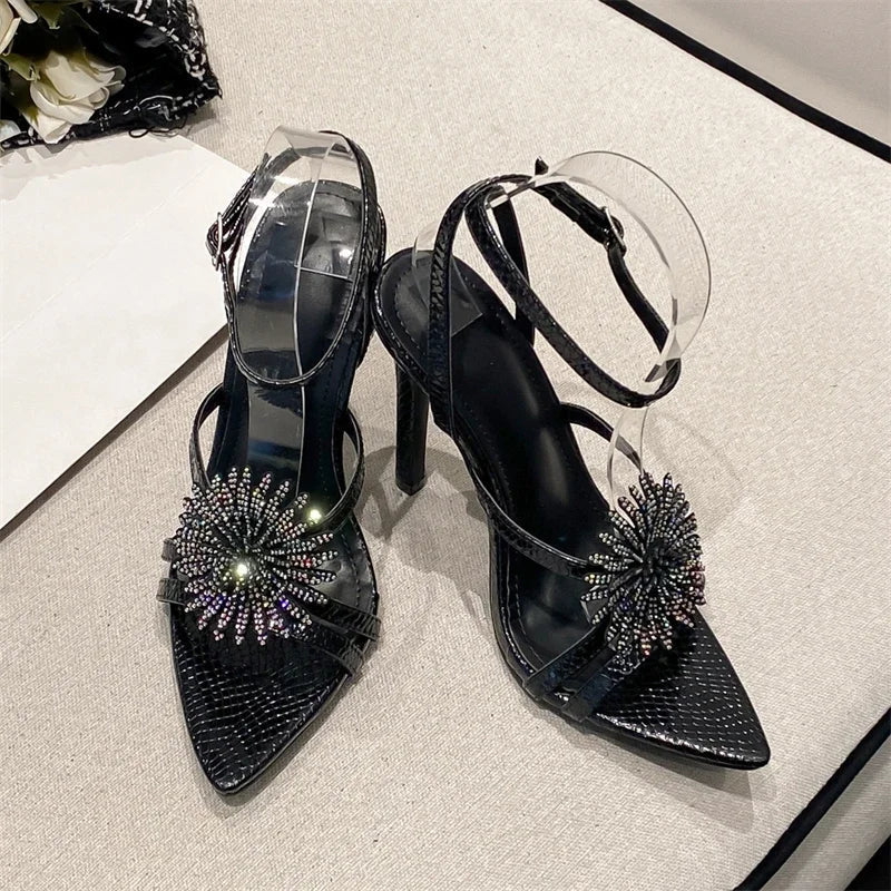 Beautifully Finished Heels in a Timeless Design