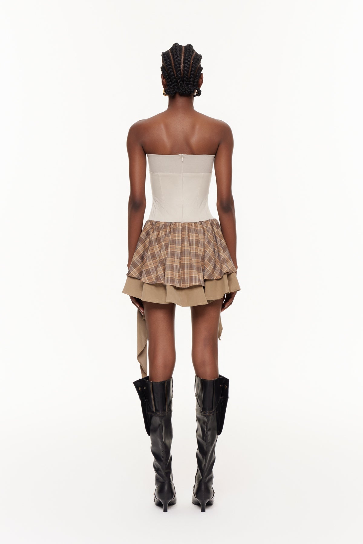Gracefully Styled Dress for Any Occasion