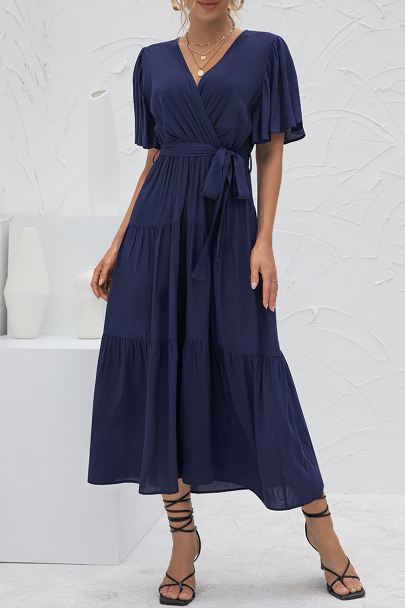 Effortlessly Elegant Dress with a Timeless Design