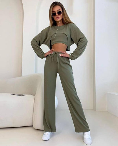 Effortlessly Elegant Trousers with a Timeless Design