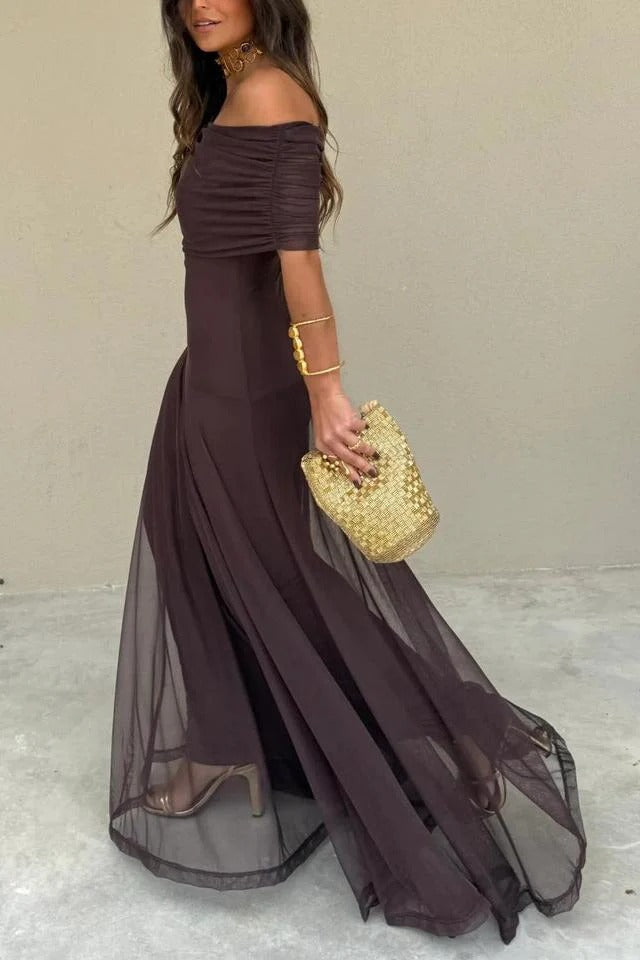 Effortlessly Elegant Dress with a Timeless Design