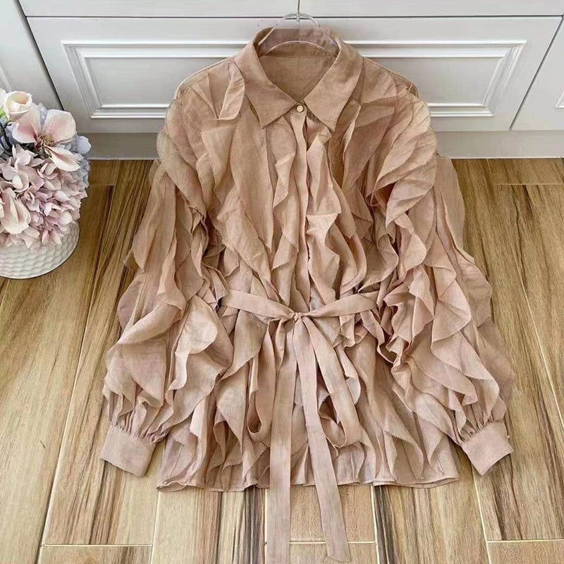 Beautifully Crafted Blouse in a Classic Style