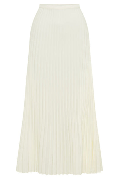 Well Tailored Garment with a Graceful Silhouette