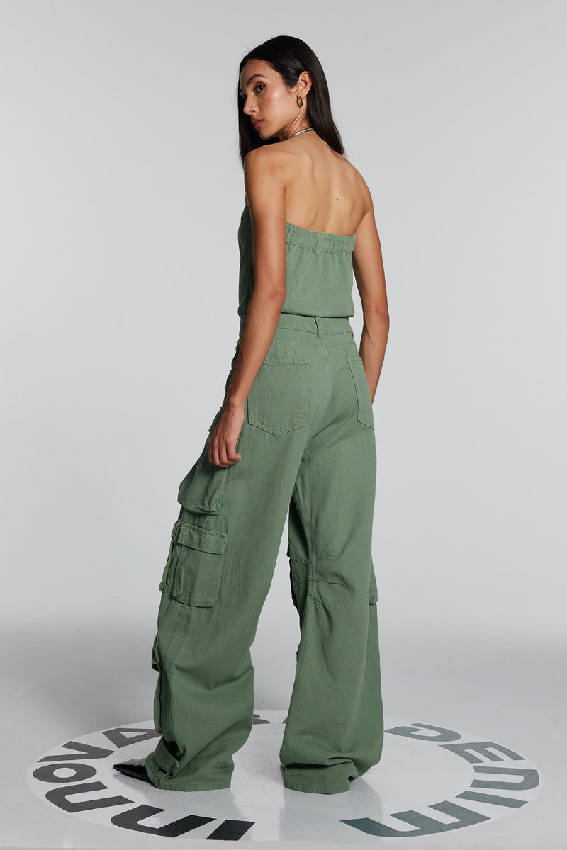 Sophisticated Garment with a Clean Classic Look