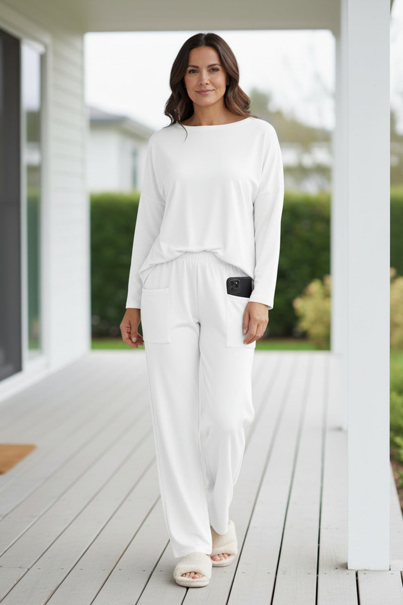 Well Tailored Pullover with a Graceful Silhouette