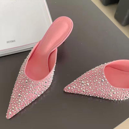 Effortlessly Elegant Heels with a Timeless Design