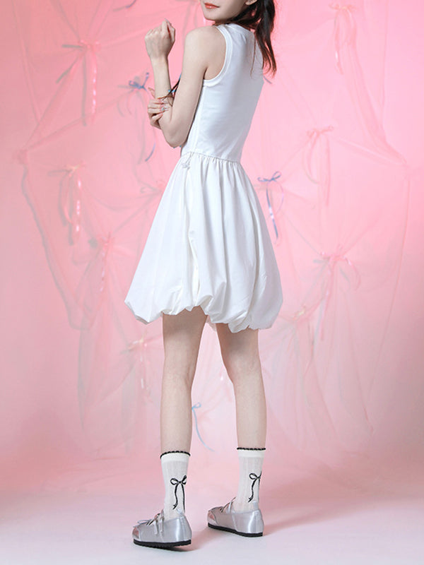 Well Tailored Garment with a Graceful Silhouette
