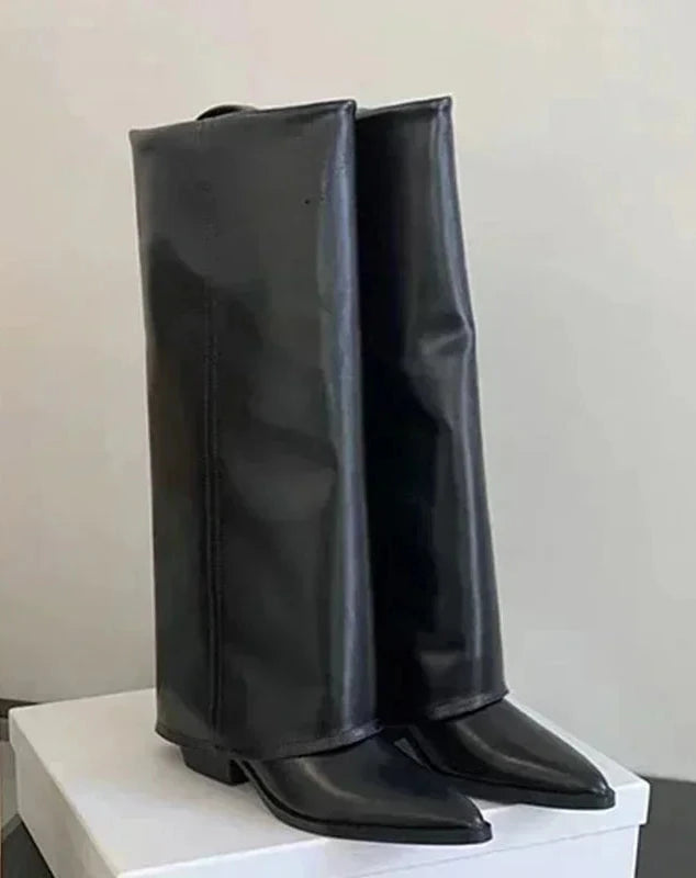 Beautifully Finished Boots in a Timeless Design