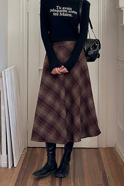Effortlessly Elegant Garment with a Timeless Design