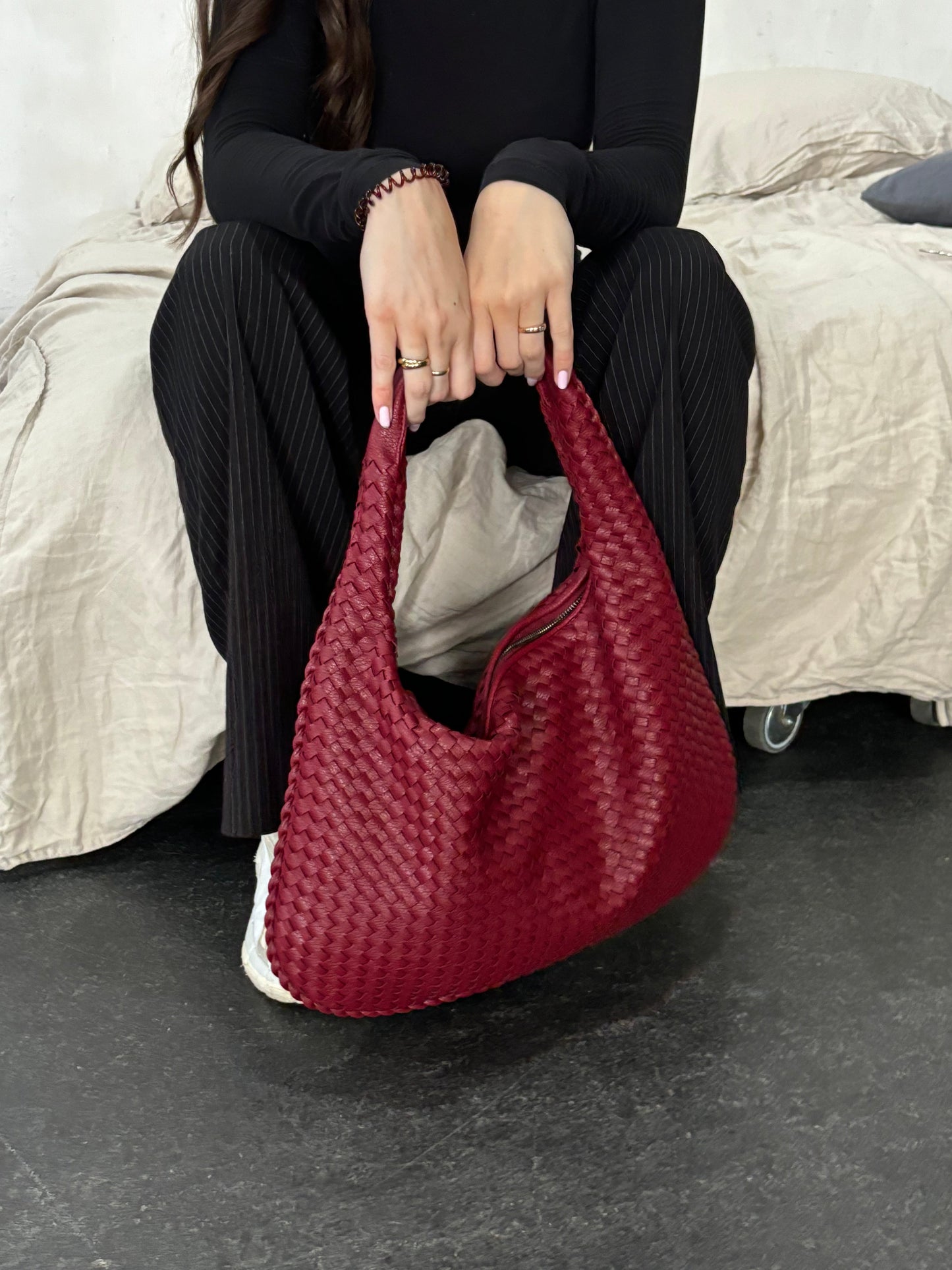 Gracefully Styled Bag for Any Occasion