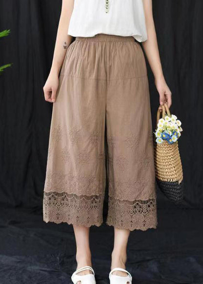 Effortlessly Elegant Pants with a Timeless Design