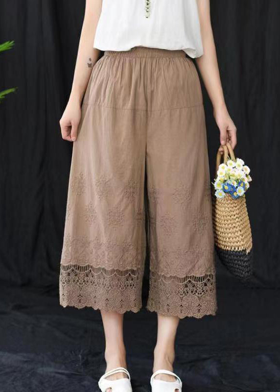 Effortlessly Elegant Pants with a Timeless Design