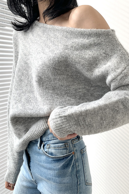 Well Tailored Sweater with a Graceful Silhouette