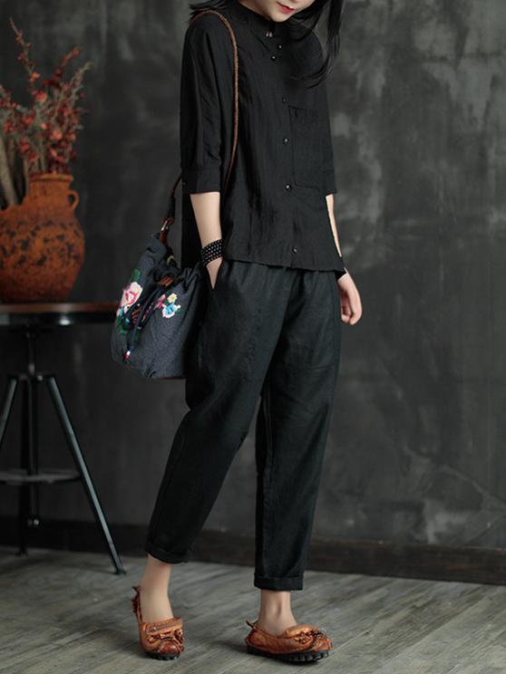 Effortlessly Elegant Pants with a Timeless Design