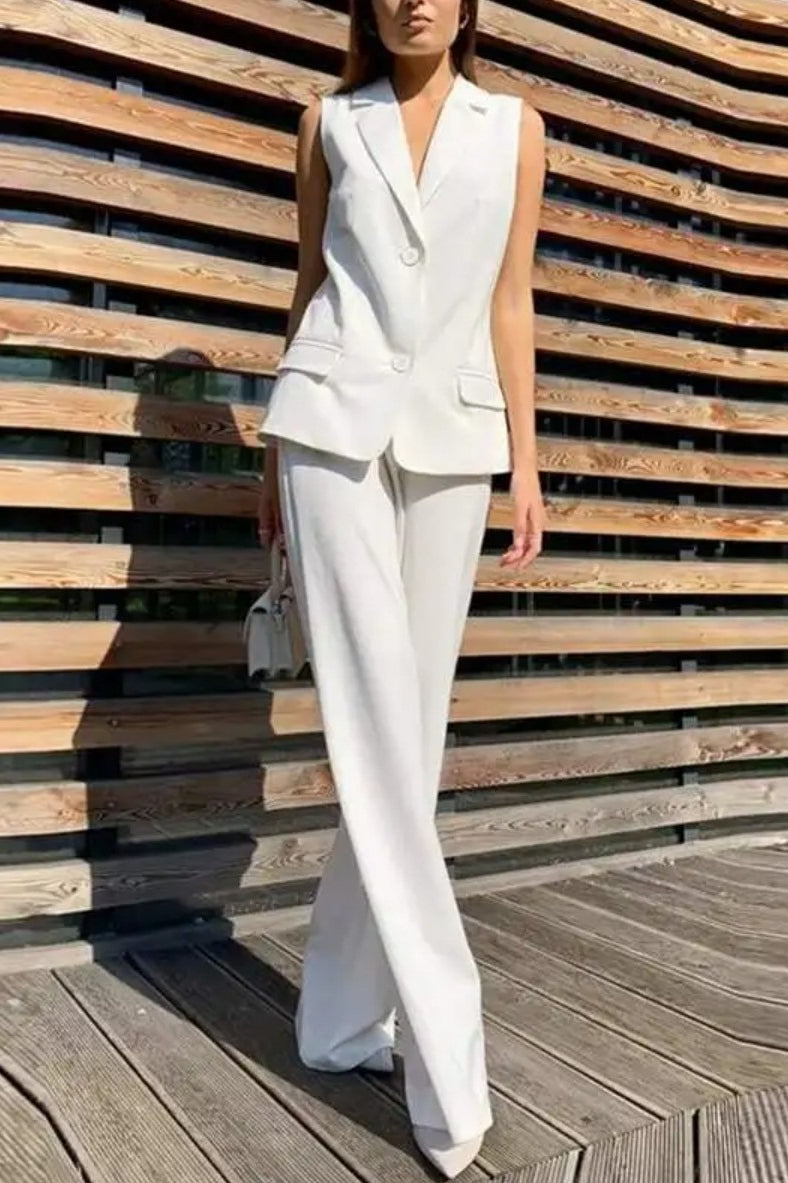 Effortlessly Elegant Garment with a Timeless Design