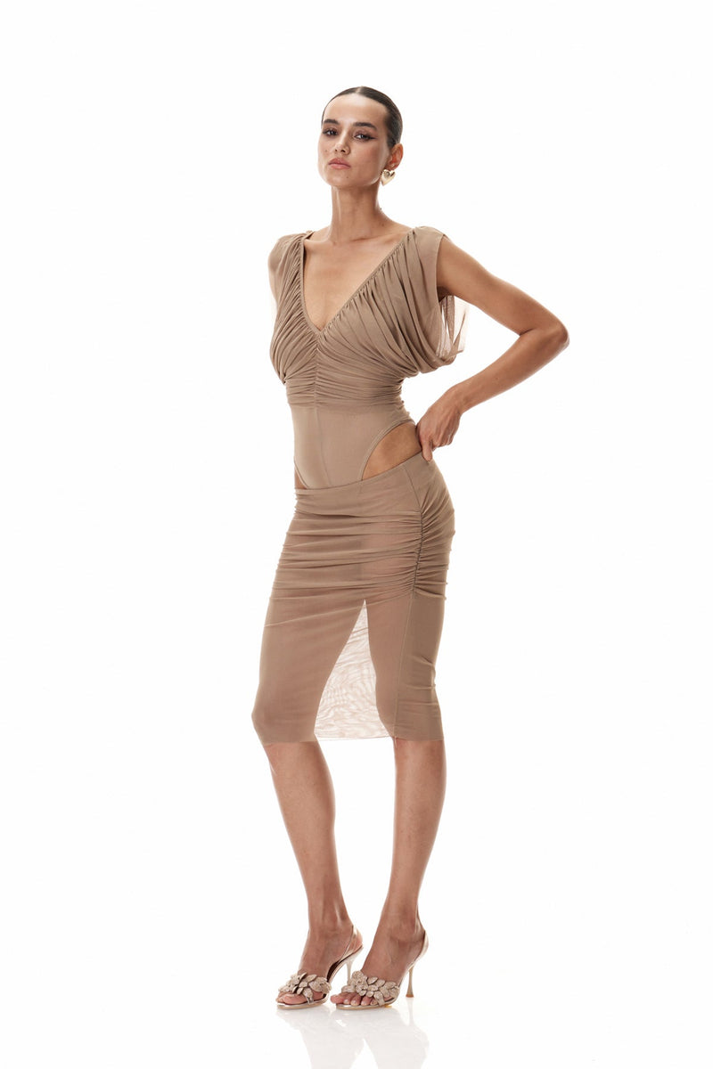 Effortlessly Elegant Garment with a Timeless Design