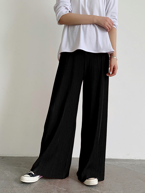 Effortlessly Elegant Pants with a Timeless Design