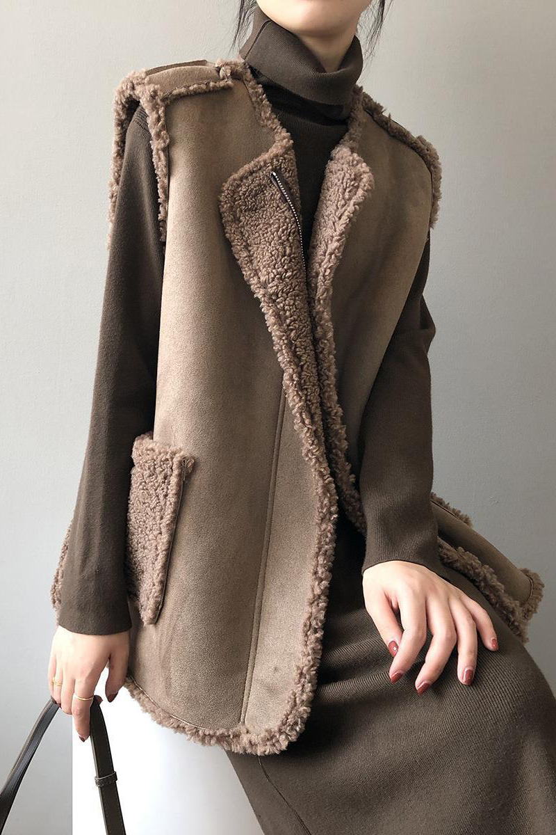 Gracefully Styled Coat for Any Occasion