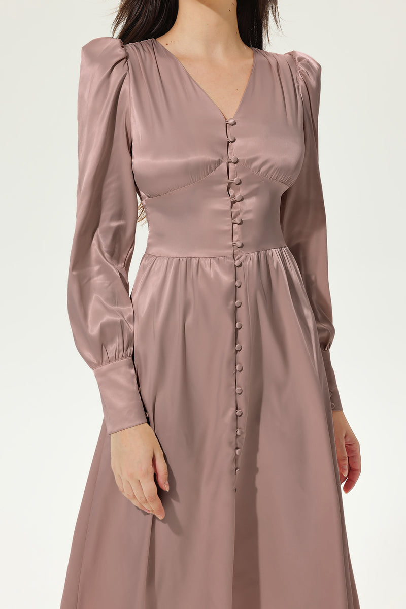 Well Tailored Dress with a Graceful Silhouette