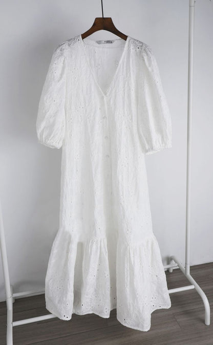 Beautifully Finished Dress in a Timeless Design