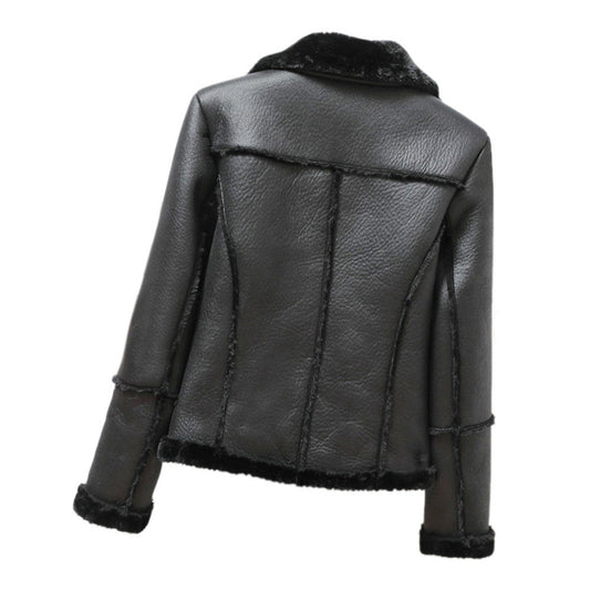 Well Tailored Jacket with a Graceful Silhouette