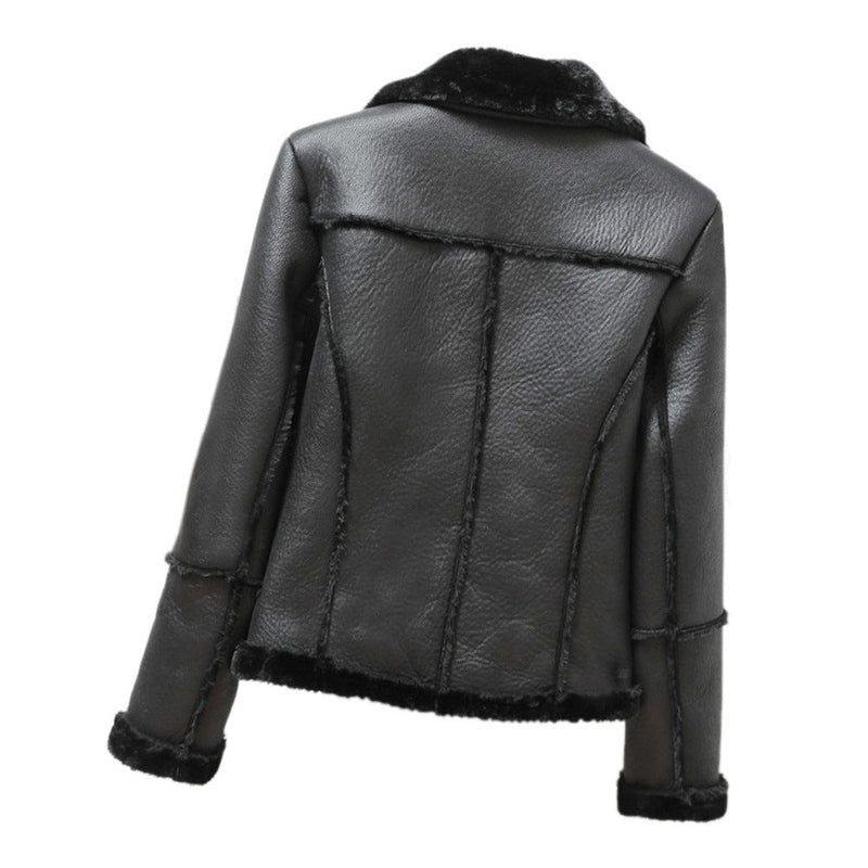 Well Tailored Jacket with a Graceful Silhouette