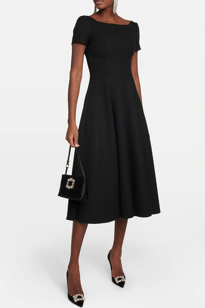 Sophisticated Dress with a Clean Classic Look