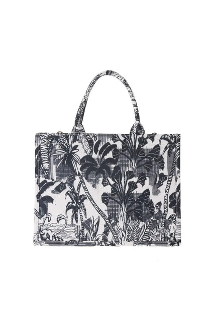 Effortlessly Elegant Bag with a Timeless Design