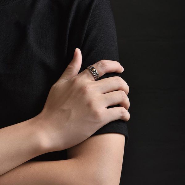 Well Tailored Garment with a Graceful Silhouette