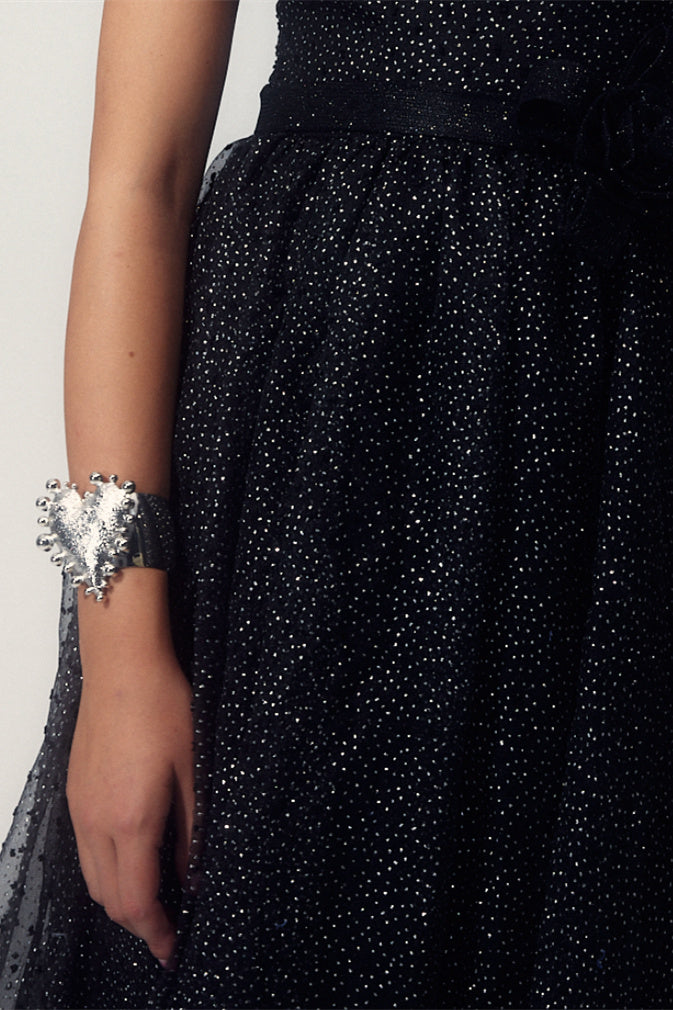 Effortlessly Elegant Garment with a Timeless Design