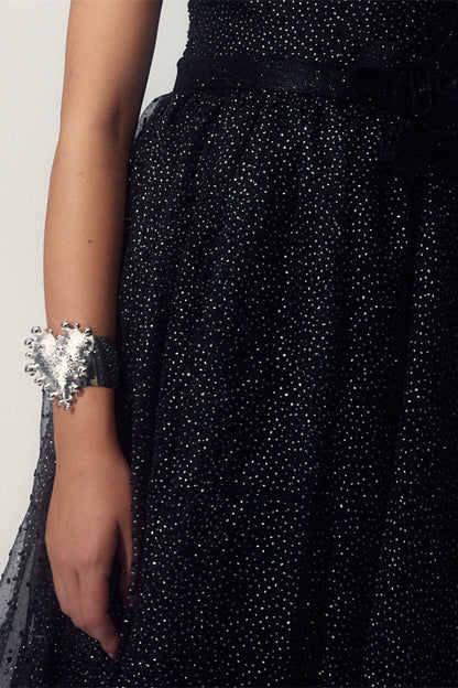 Effortlessly Elegant Garment with a Timeless Design