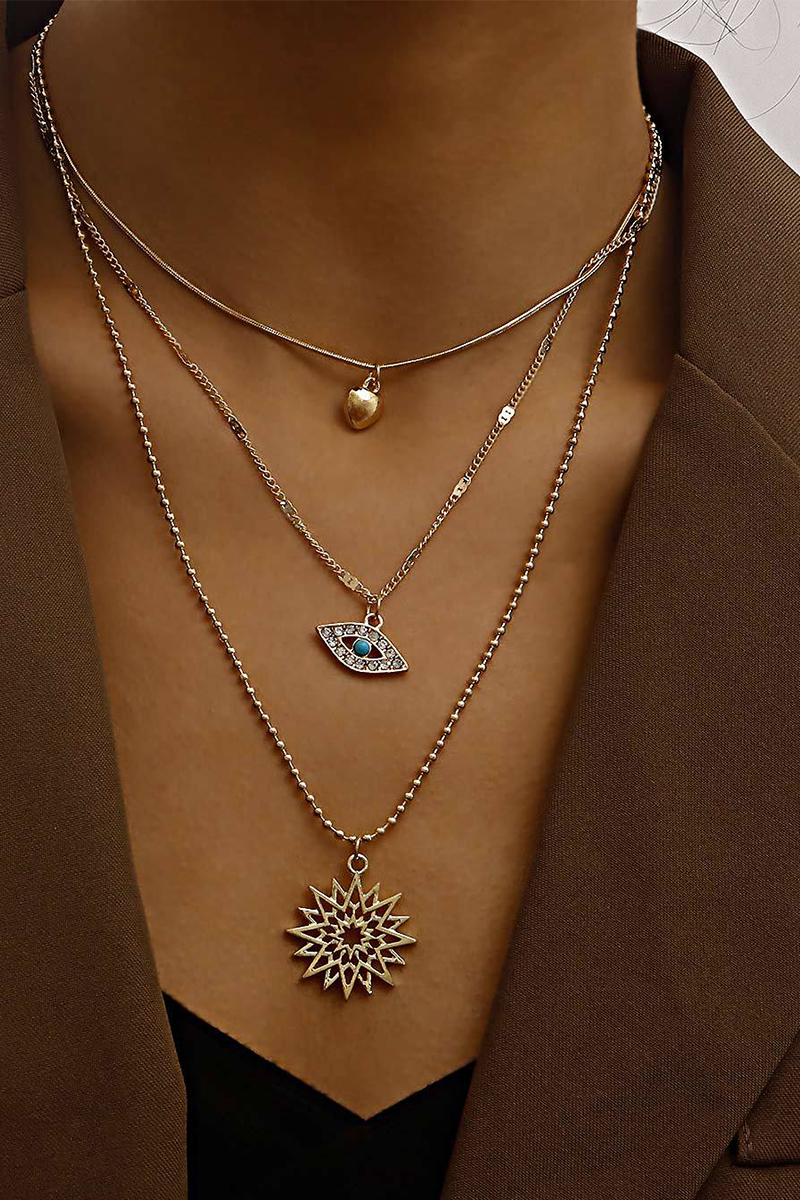 Effortlessly Elegant Garment with a Timeless Design